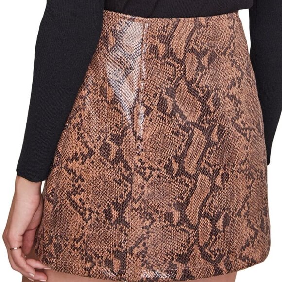 ASTR BNWT snake print front snap mini skirt S - Picture 2 of 7